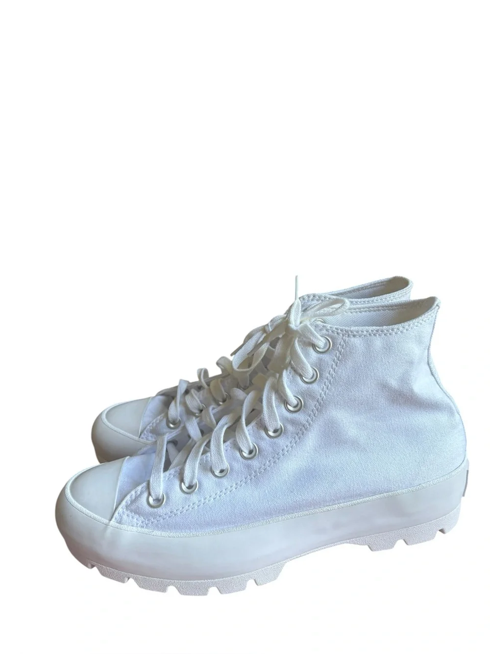 NWOB Converse Chuck Taylor All Star Lugged Hi white size 10.